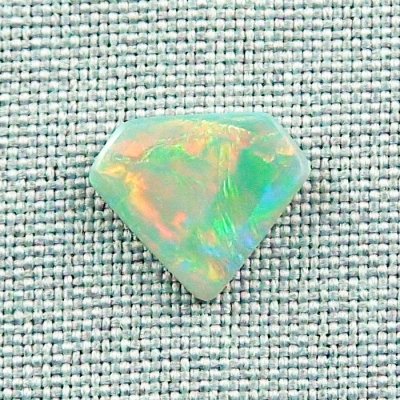 2,25 ct White Opal Edelstein 14,01 x 11,97 x 2,13 mm