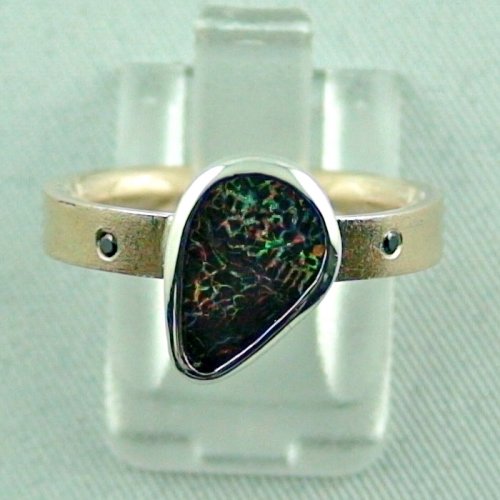 Goldring mit Koroit Boulder Opal, schwarze Diamanten