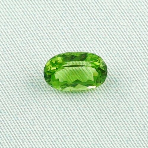 3,43 ct Peridot Oval Schliff