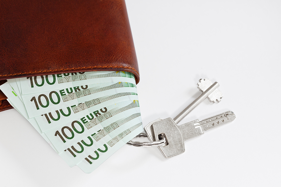 Schlüsselversicherung in Österreich - Private Haftpflichtversicherung bigstock Accomodation Or Property Payme 215562718 1