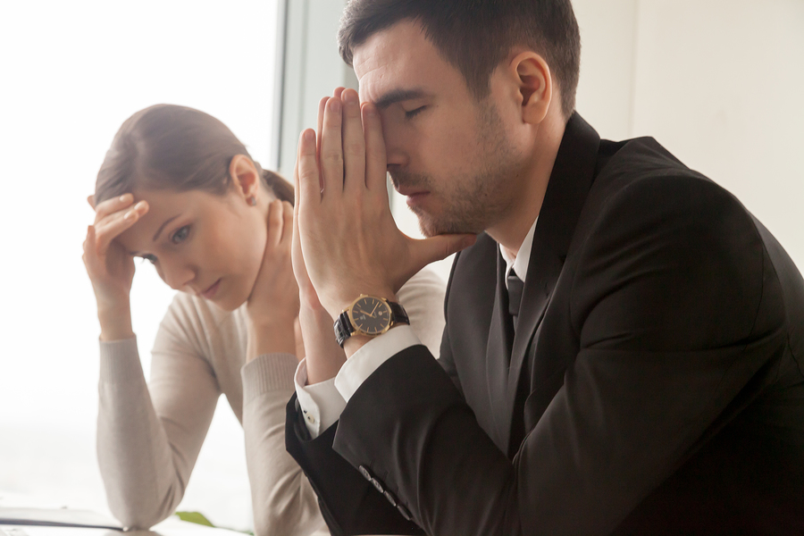 Österreich: AK Marterbauer zu Wifo-Update: Jetzt Arbeitsmarkt in den Fokus bigstock Stressed Male And Female Busin 2274939011