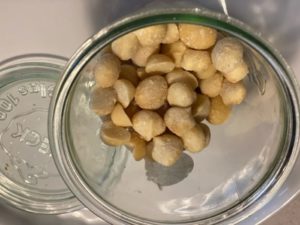 UNgesalzene Macadamianüsse