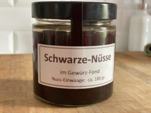 Schwarze Walnüsse